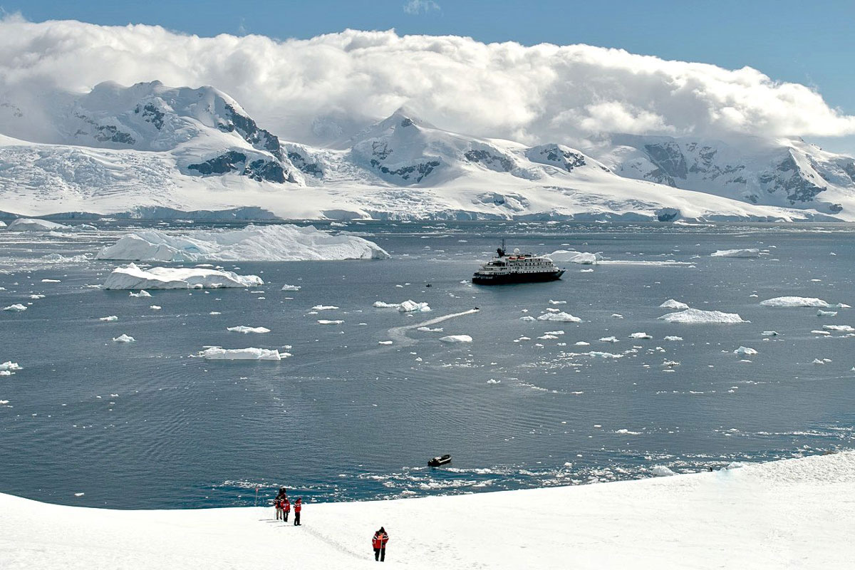 neko-harbour hiking in antarctica